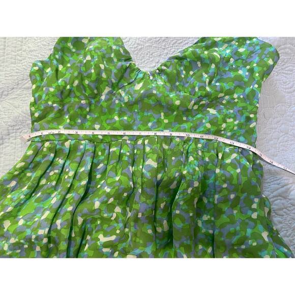 Elegant Green Patterned Mini Dress - Picture 13 of 16